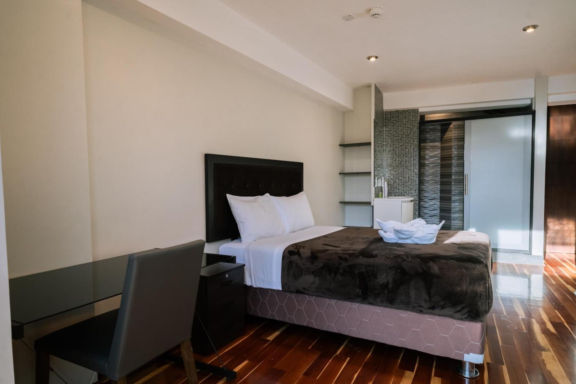 Hotel California Урубамба Экстерьер фото