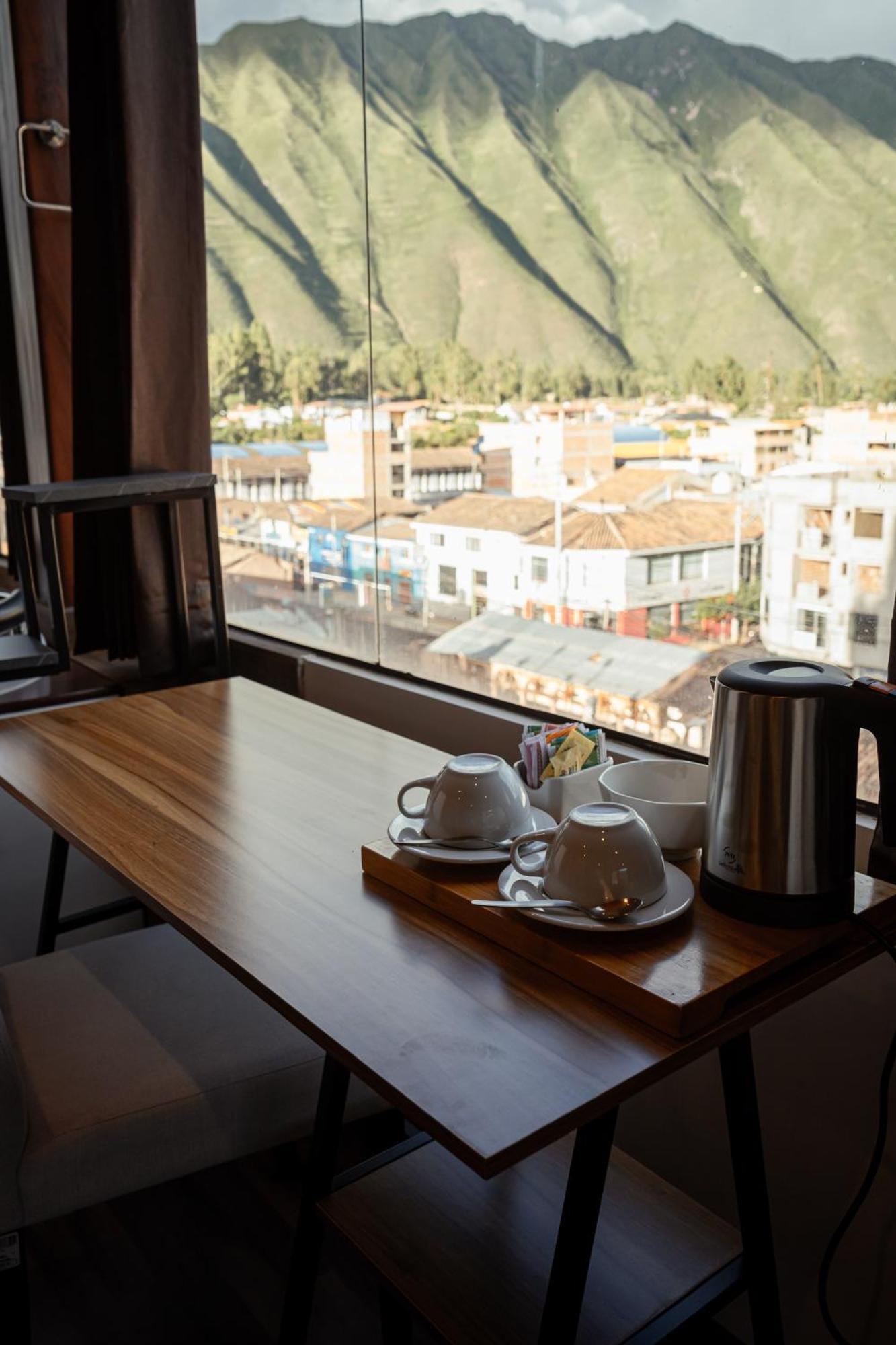 Hotel California Урубамба Экстерьер фото